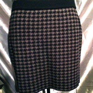Black & grey knit, houndstooth, pencil skirt -L
